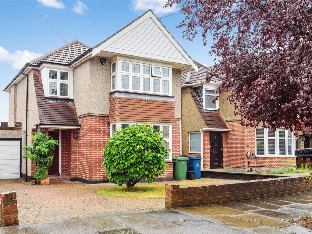 3 bed detached house for sale in Chester Drive, Harrow HA2 Zoopla