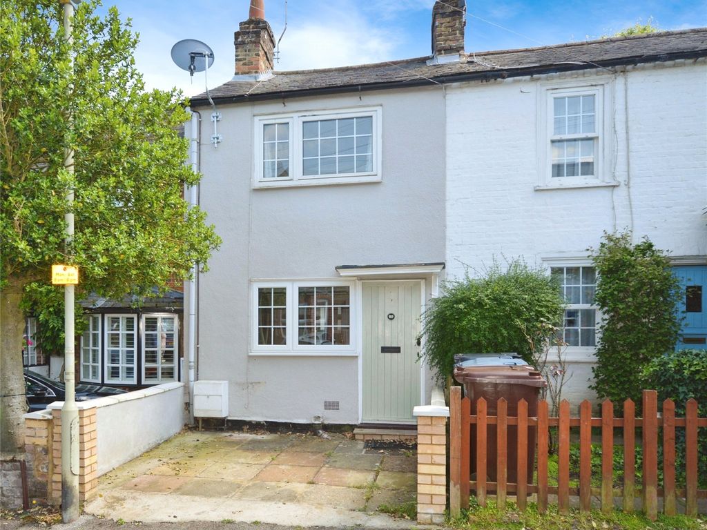 2 bed terraced house to rent in Newtown Road, Stortford, Hertfordshire CM23, £1,400 pcm