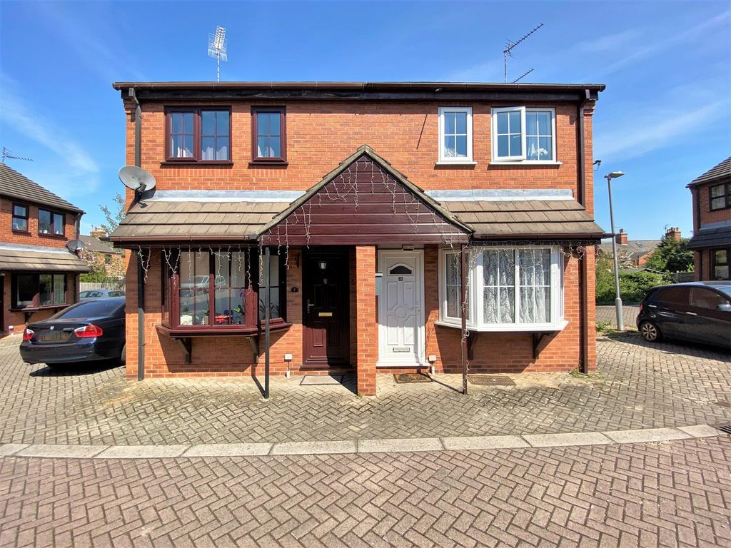 2 bed semidetached house for sale in Oliver Close, Newark NG24 Zoopla