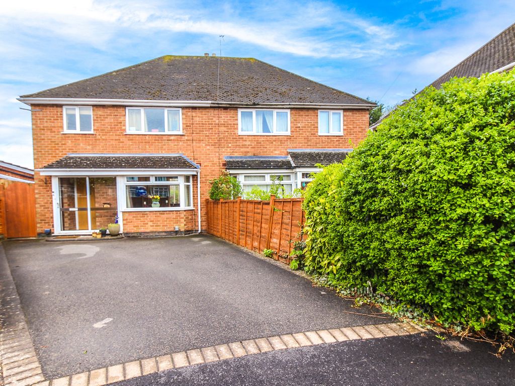 3 bed semidetached house for sale in Burns Road, Leamington Spa CV32
