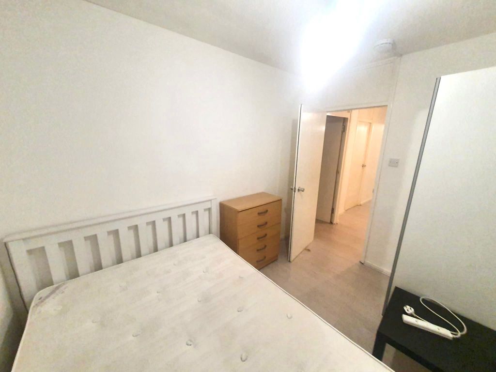 3 bed for sale in Cottage Street, London E14, £400,000 Zoopla