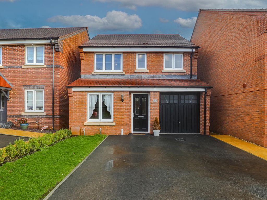 3 bed detached house for sale in Rockingham Way, Stanton, Swadlincote