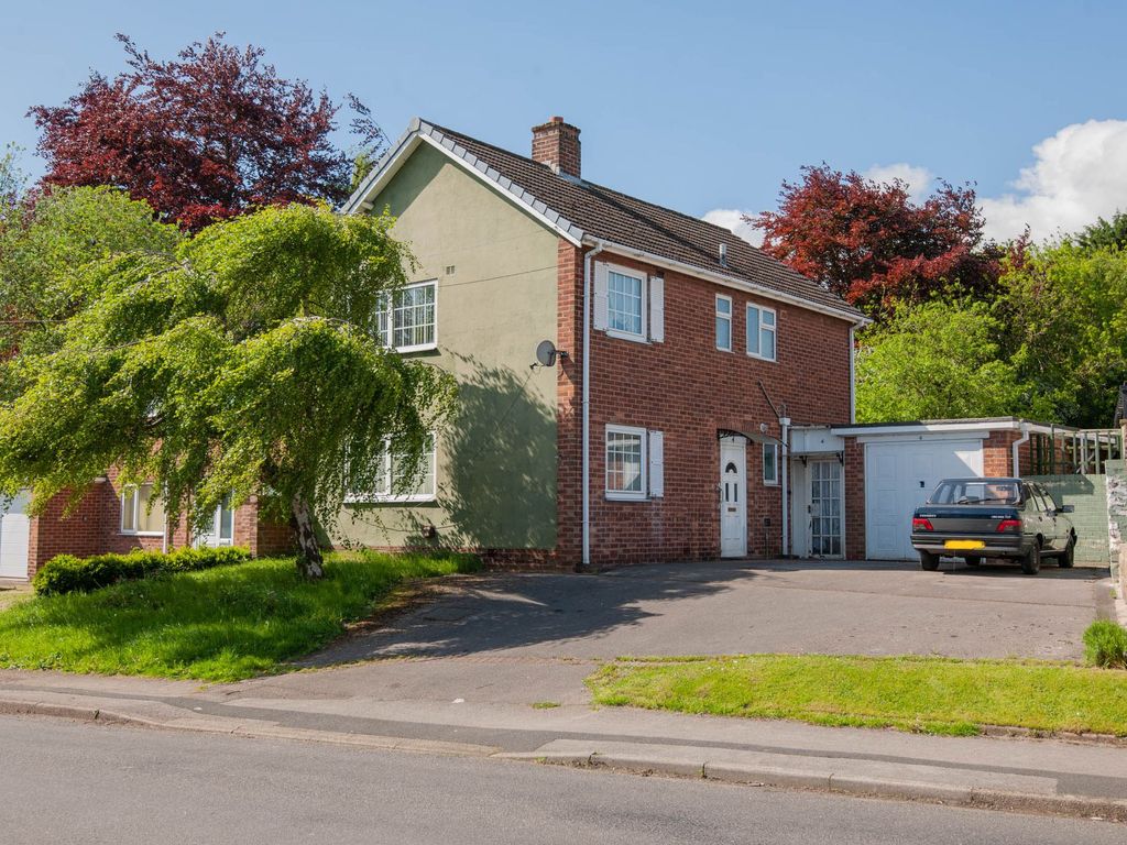 4 bed semidetached house for sale in Cuttholme Road, Chesterfield S40