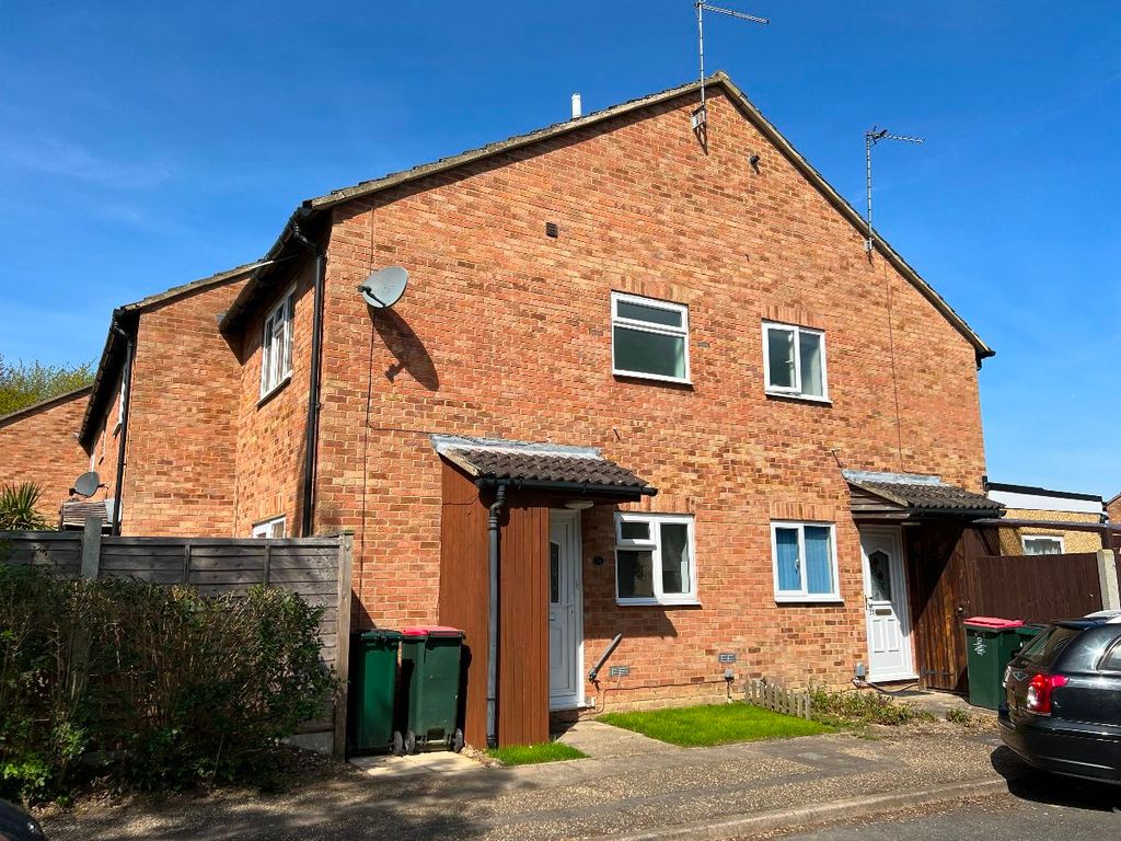 1 bed semidetached house to rent in Buchans Lawn, Crawley RH11 Zoopla