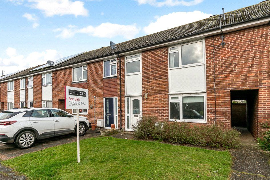 3 bed terraced house for sale in Court Lodge Road, Horley, Surrey RH6