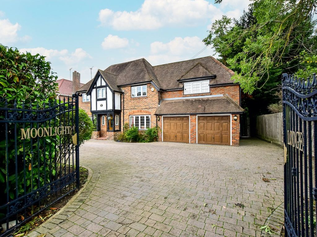 5 bed detached house for sale in Farnham Lane, Farnham Royal SL2 Zoopla