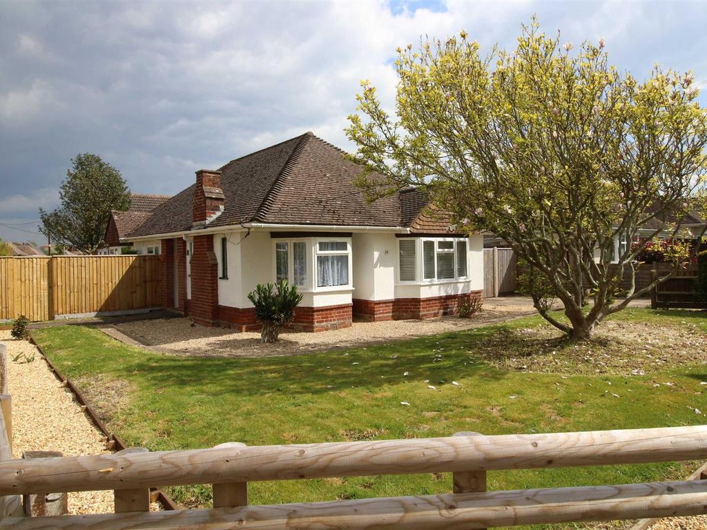 4 bed bungalow for sale in Sea Road, Barton On Sea, Hampshire BH25 Zoopla