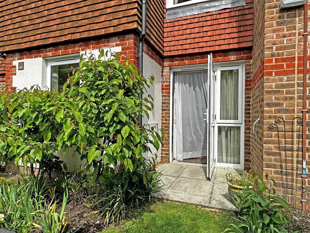 1 bed property for sale in London Road, Redhill RH1 Zoopla