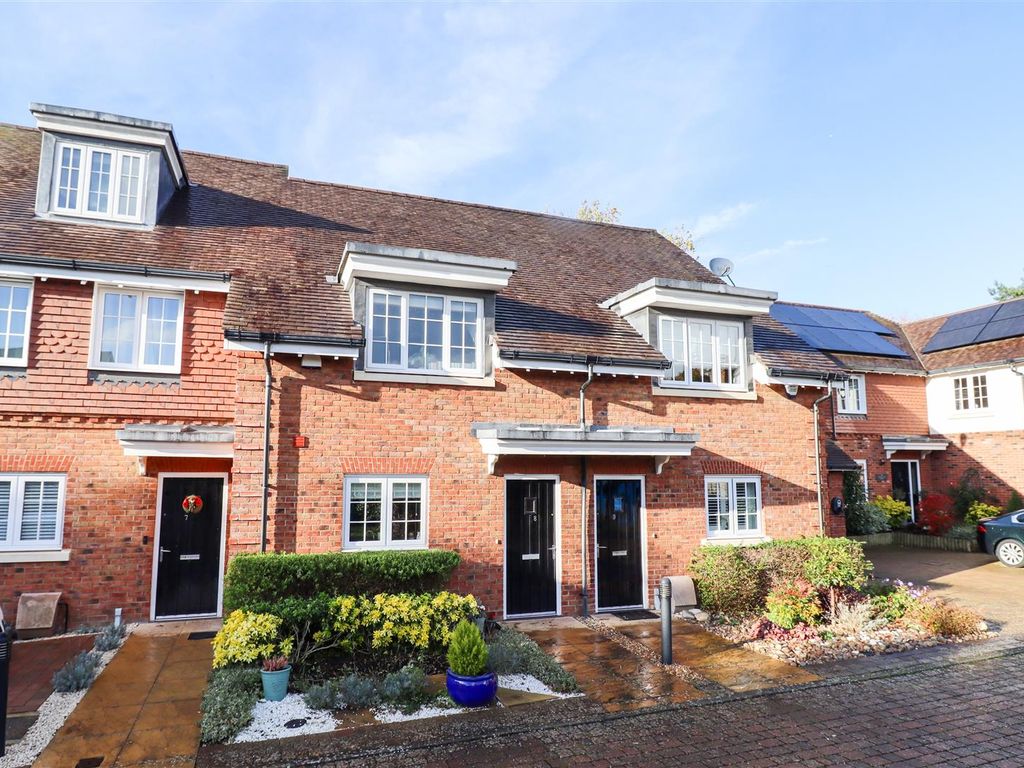 3 bed terraced house for sale in Elmfield Close, Church Crookham, Fleet