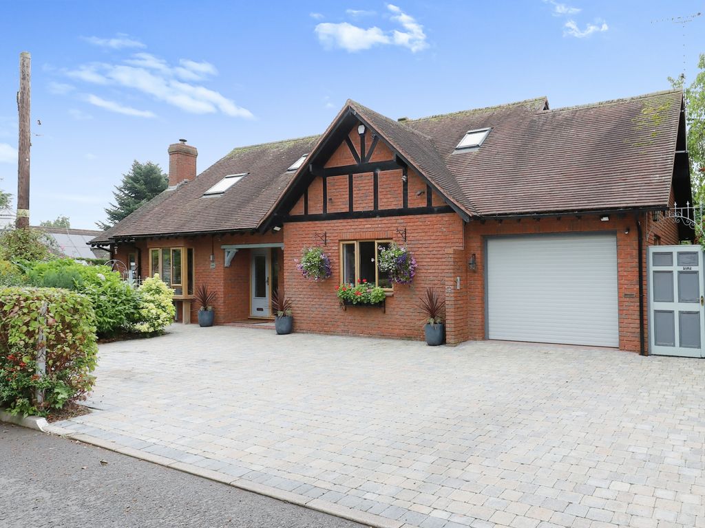 5 bed detached bungalow for sale in Rectory Lane, StourportOnSevern