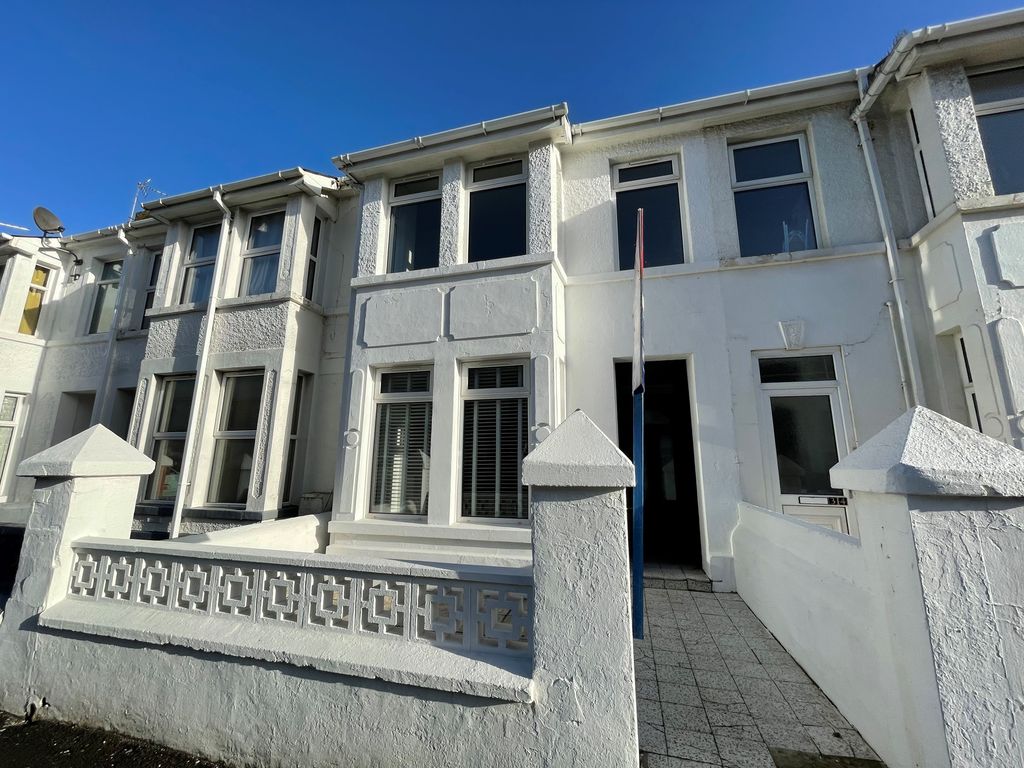 3 bed terraced house to rent in Suffolk Place, Porthcawl CF36, £1,200