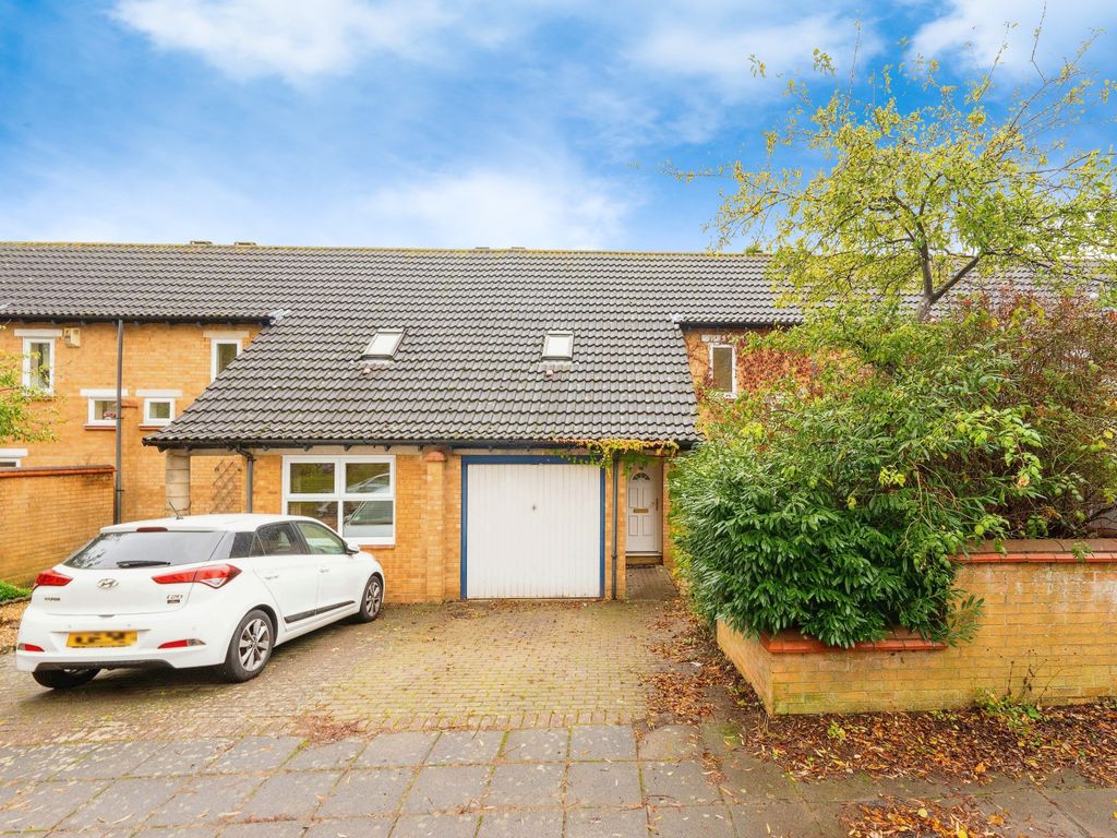 2 bed terraced house for sale in Tolcarne Avenue, Fishermead, Milton