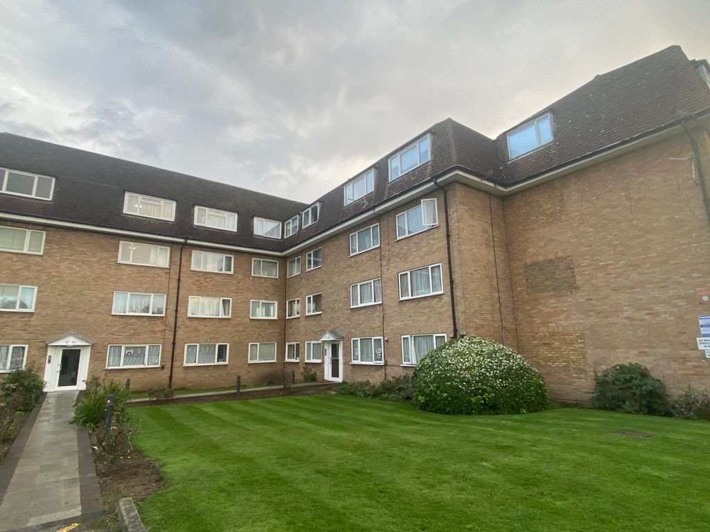 2 bed flat to rent in Linden Grove, New Malden KT3 Zoopla