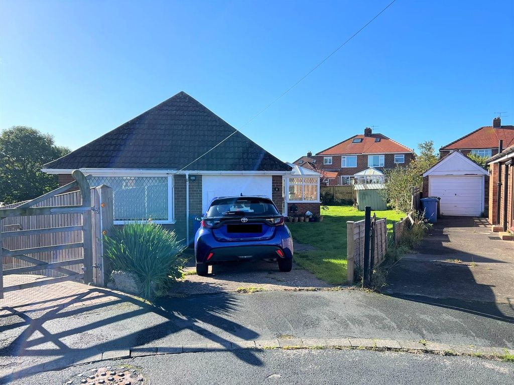 3 bed detached bungalow for sale in The Oval, Scarborough YO11 Zoopla