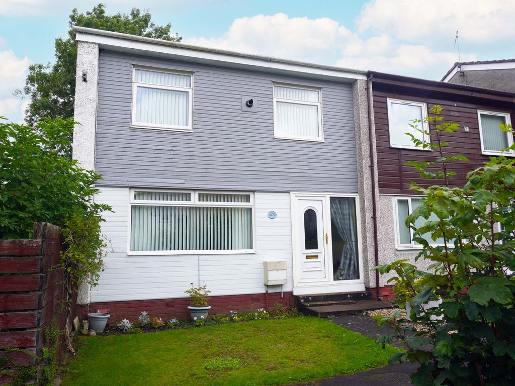 3 bed end terrace house for sale in Turnberry Place, Greenhills, East