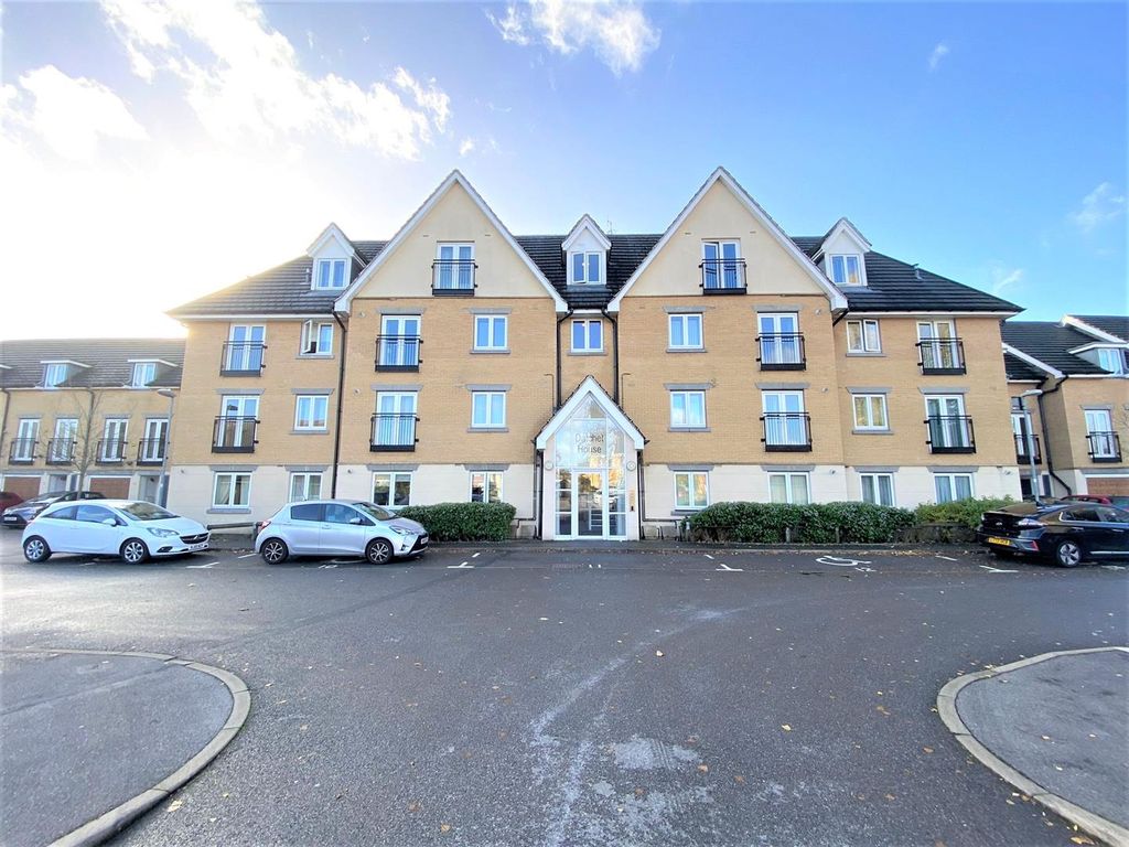 1 bed flat for sale in Datchet House, Hounslow TW4, £225,000 Zoopla