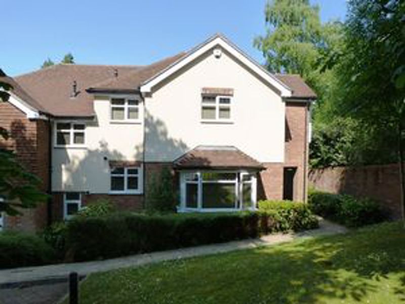 2 bed to rent in Windrushes, Caterham CR3 Zoopla