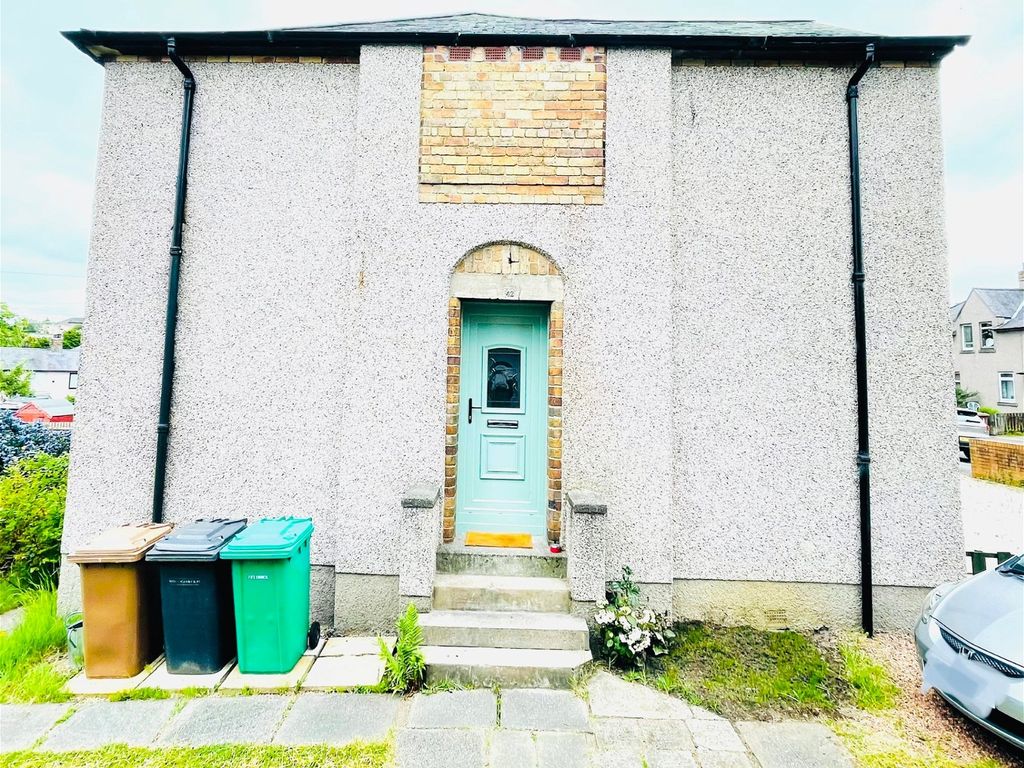 2 bed flat for sale in Blake Street, Dunfermline KY11 Zoopla