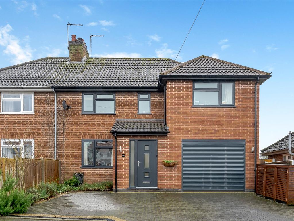 4 bed semidetached house for sale in Manns Close, Ryton On Dunsmore, Coventry CV8, £430,000