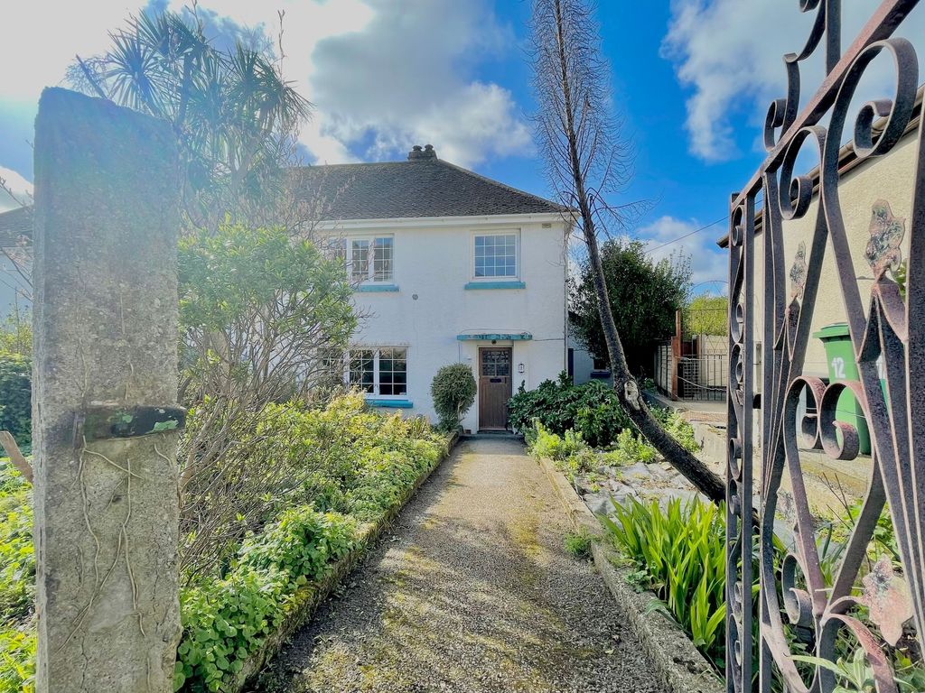 3 bed end terrace house for sale in Godolphin Road, Falmouth TR11, £