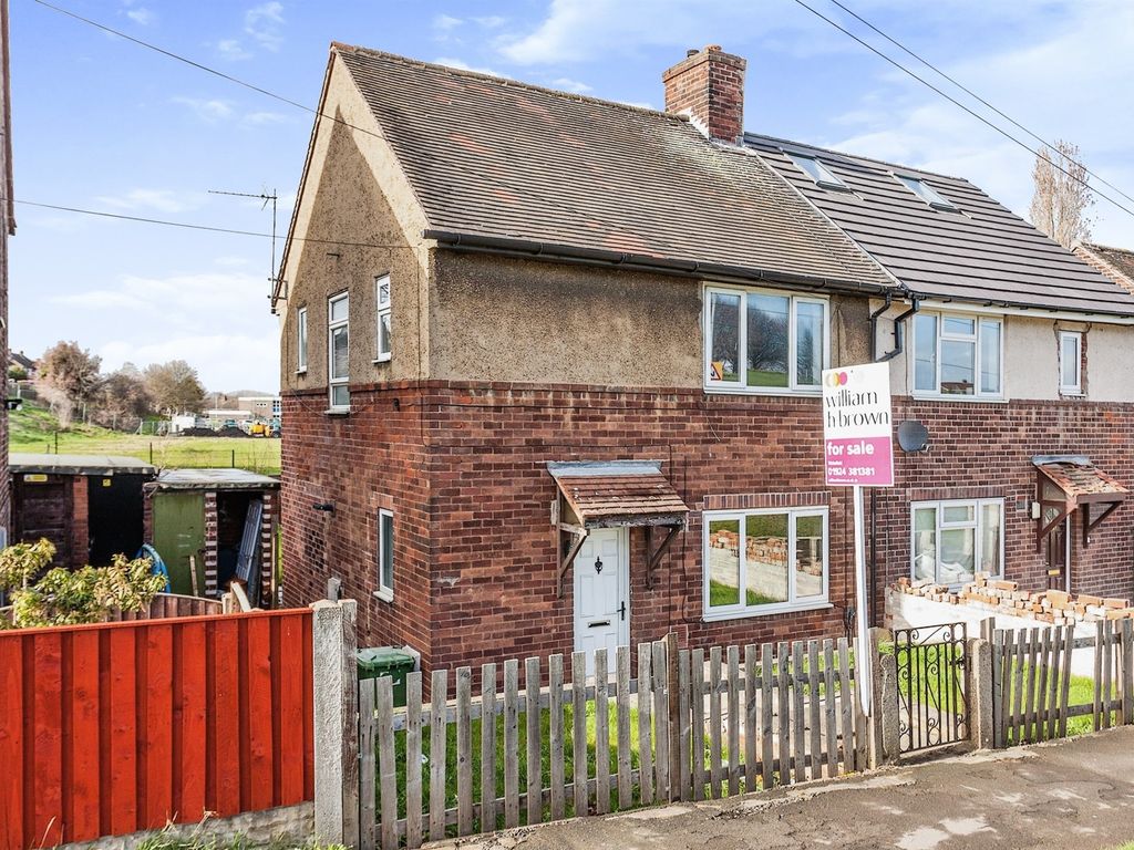 3 bed semidetached house to rent in Park Lodge Lane, Wakefield WF1, £