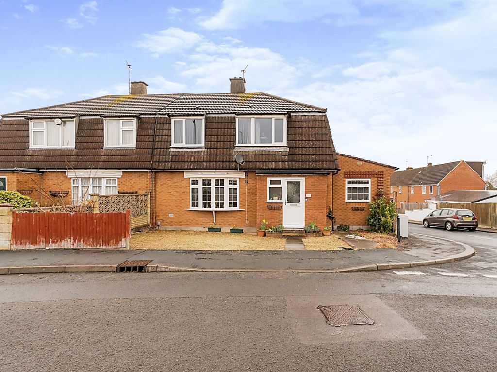 4 bed semidetached house for sale in Station Road, Filton, Bristol