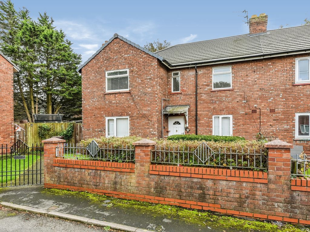 2 bed flat for sale in Farmer Place, Bootle, Merseyside L20, £120,000