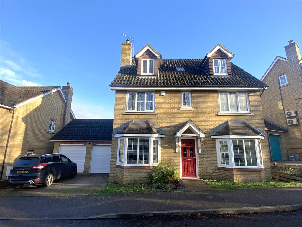 5 bed detached house for sale in Olivier Drive, Strood, Rochester ME3