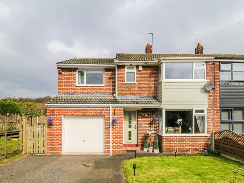 4 bed semidetached house for sale in Thornes Moor Road, Wakefield WF2