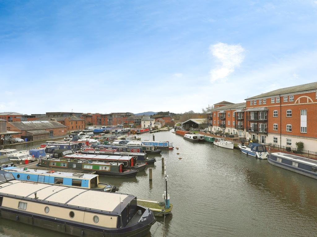 2 bed flat for sale in Diglis Road, Worcester WR5, £240,000 Zoopla