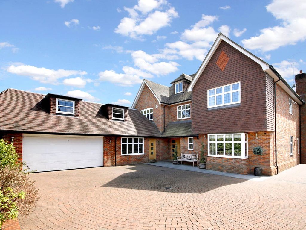 6 bed detached house for sale in Penington Road, Beaconsfield
