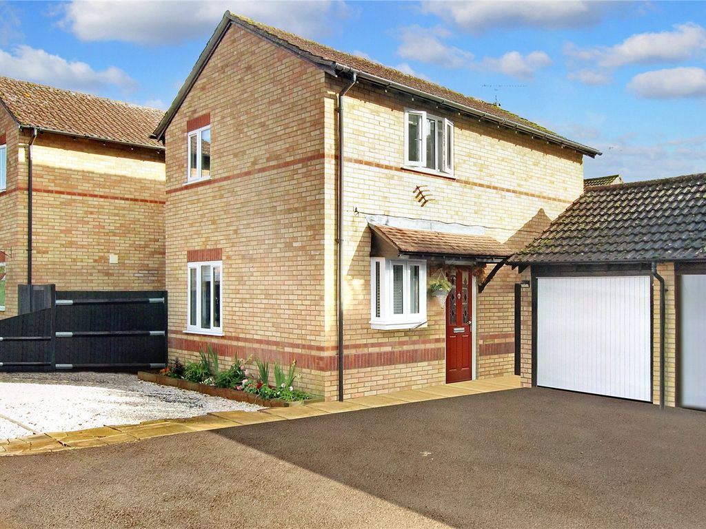 3 bed detached house for sale in Spiers Drive, Brackley NN13, £350,000