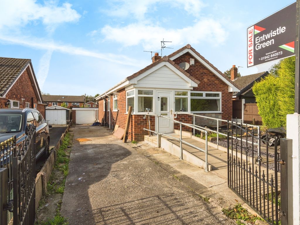 3 bed bungalow for sale in Rayden Crescent, Westhoughton, Bolton