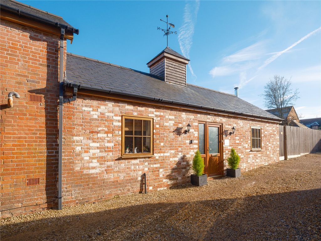 3 bed detached house for sale in 40 High Street, Pewsey, Wiltshire SN9