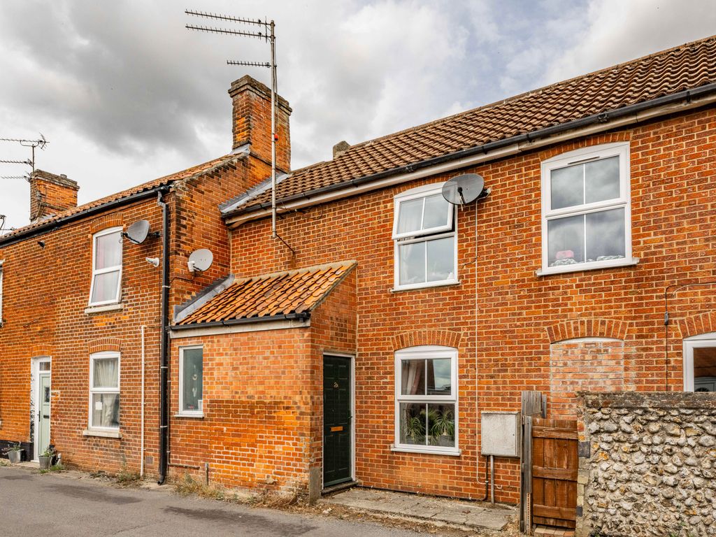 2 bed terraced house for sale in Skeyton New Road, North Walsham NR28