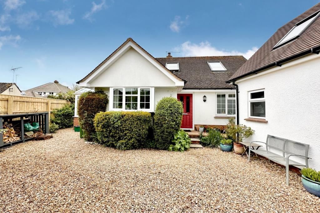 3 bed detached bungalow for sale in Coulsdon Road, Sidmouth, Devon EX10