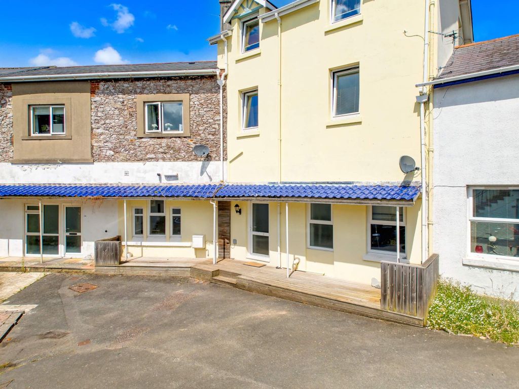 2 bed flat for sale in Chatsworth Road, Torquay TQ1, £145,000 Zoopla