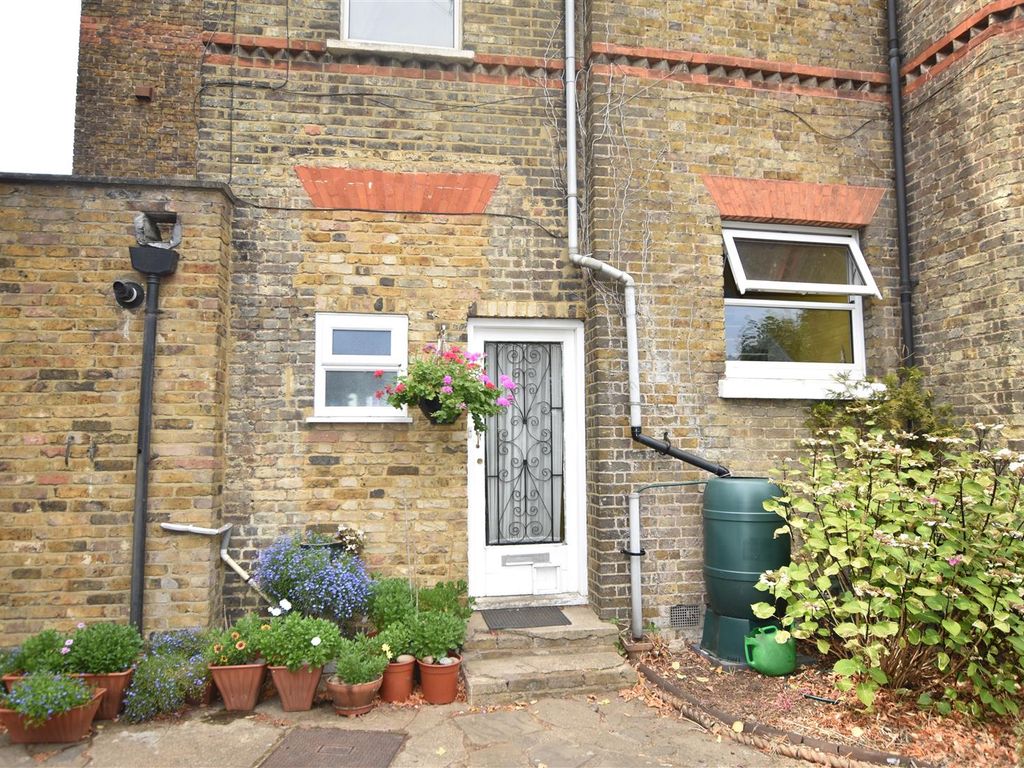 1 bed flat to rent in Inwood Road, Hounslow TW3 Zoopla