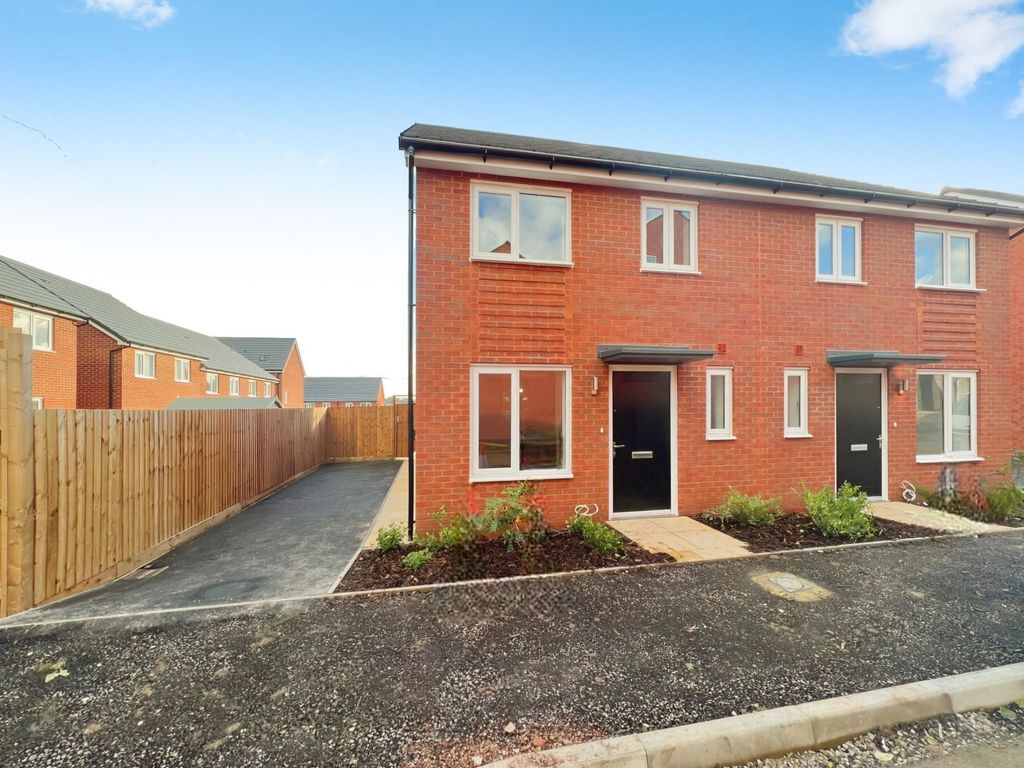 3 bed semidetached house to rent in Chapel Lane, StokeOnTrent, Staffordshire ST6, £1,400 pcm