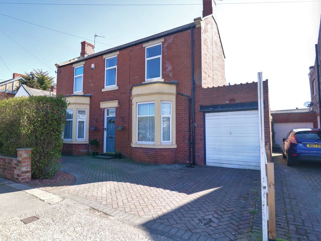 4 bed detached house for sale in Stakeford Lane, Stakeford, Choppington