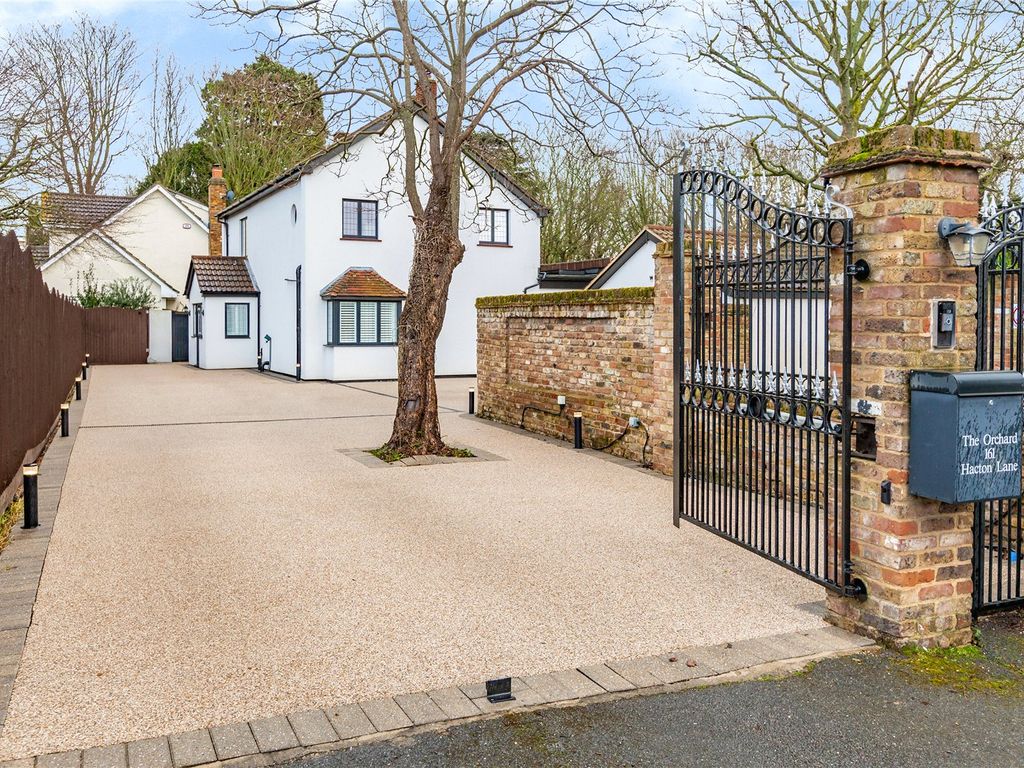 4 bed detached house for sale in Hacton Lane, Upminster RM14, £