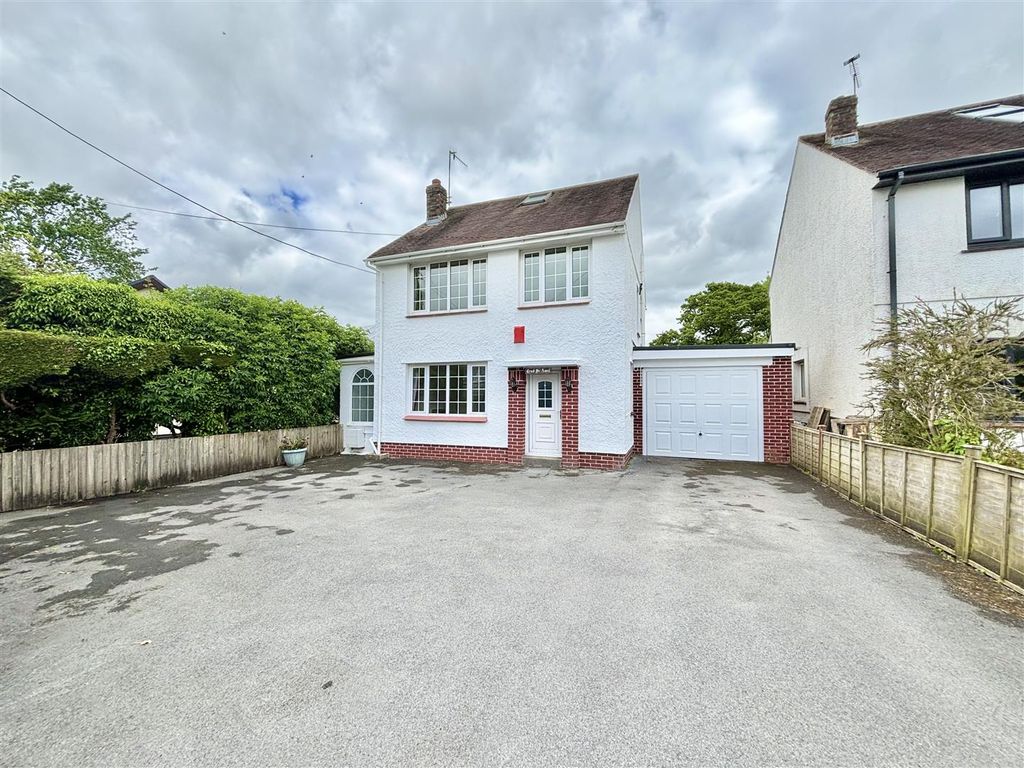 3 bed detached house for sale in Gowerton Road, Three Crosses, Swansea