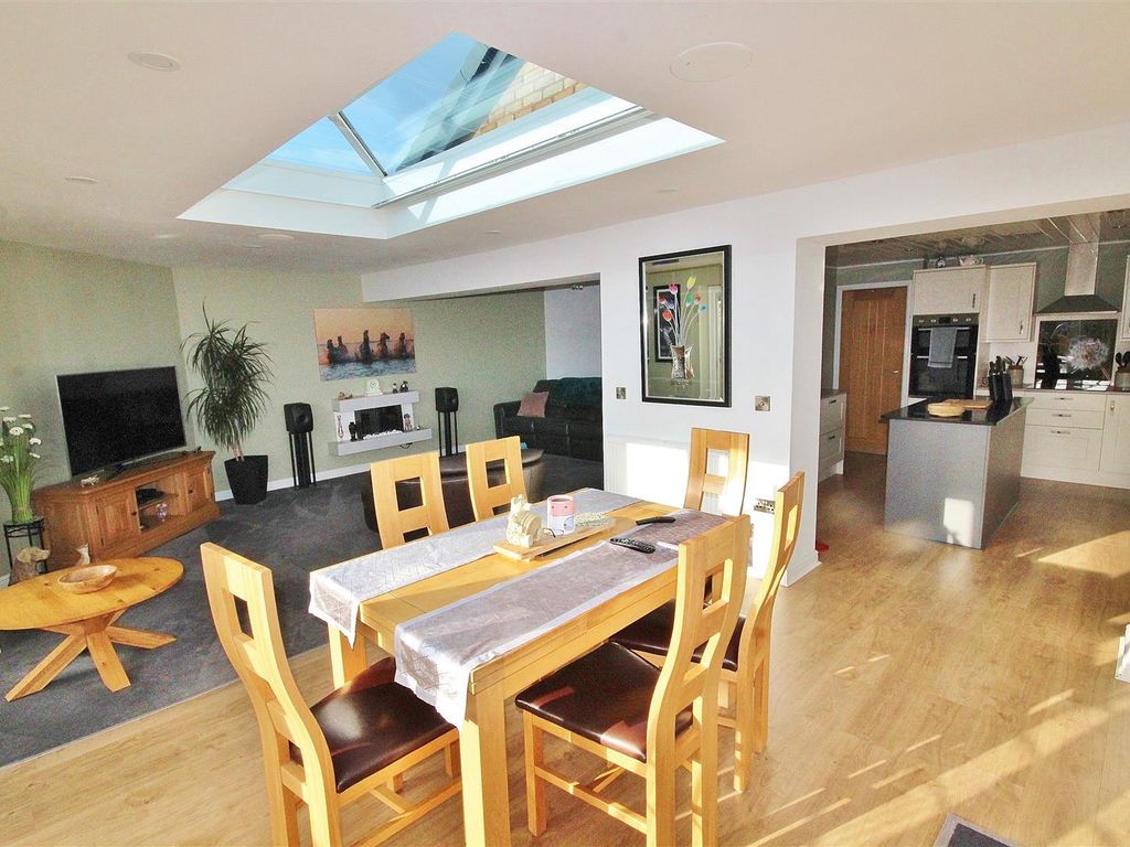 3 bed detached bungalow for sale in Broadacres Garth, Carlton, Goole