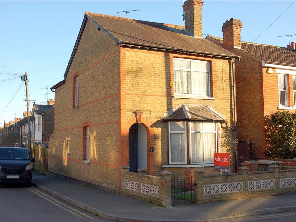 3 bed detached house for sale in Road, Chelmsford CM1, £400,000