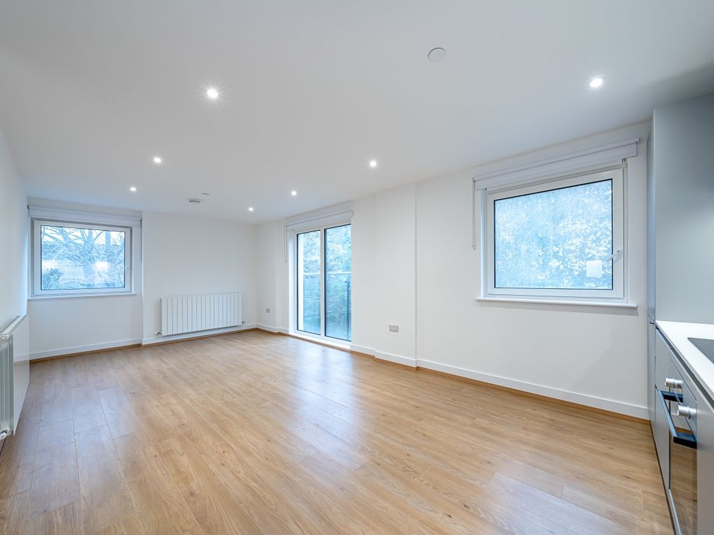 2 bed flat to rent in Whyteleafe House, Well Farm Road CR3 Zoopla