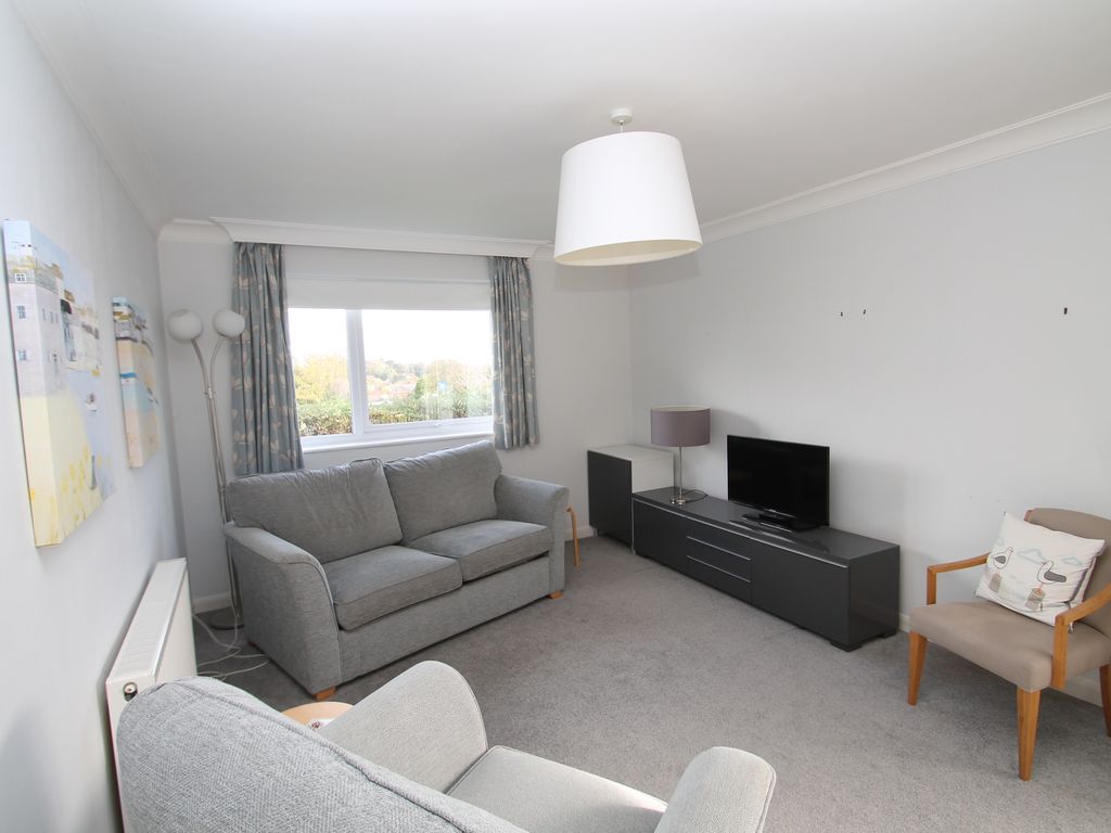 2 bed flat to rent in Cannon Street, Lymington SO41, £950 pcm Zoopla