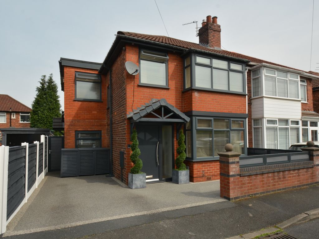 3 bed semidetached house for sale in Davids Road, Droylsden M43, £
