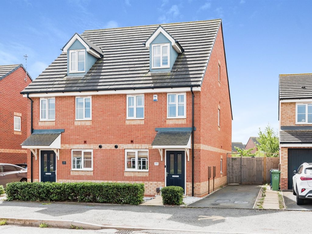 3 bed semidetached house for sale in Newbold Drive, Stafford ST16, £