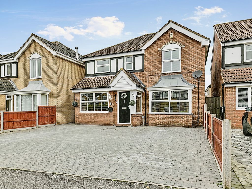 4 bed detached house for sale in Trajan Gate, Chells Manor, Stevenage