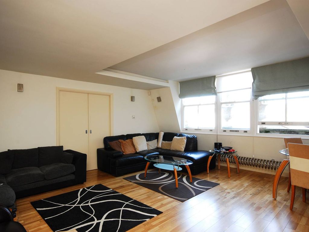 3 bed flat to rent in Princes Gate, South Kensington, London SW7, £